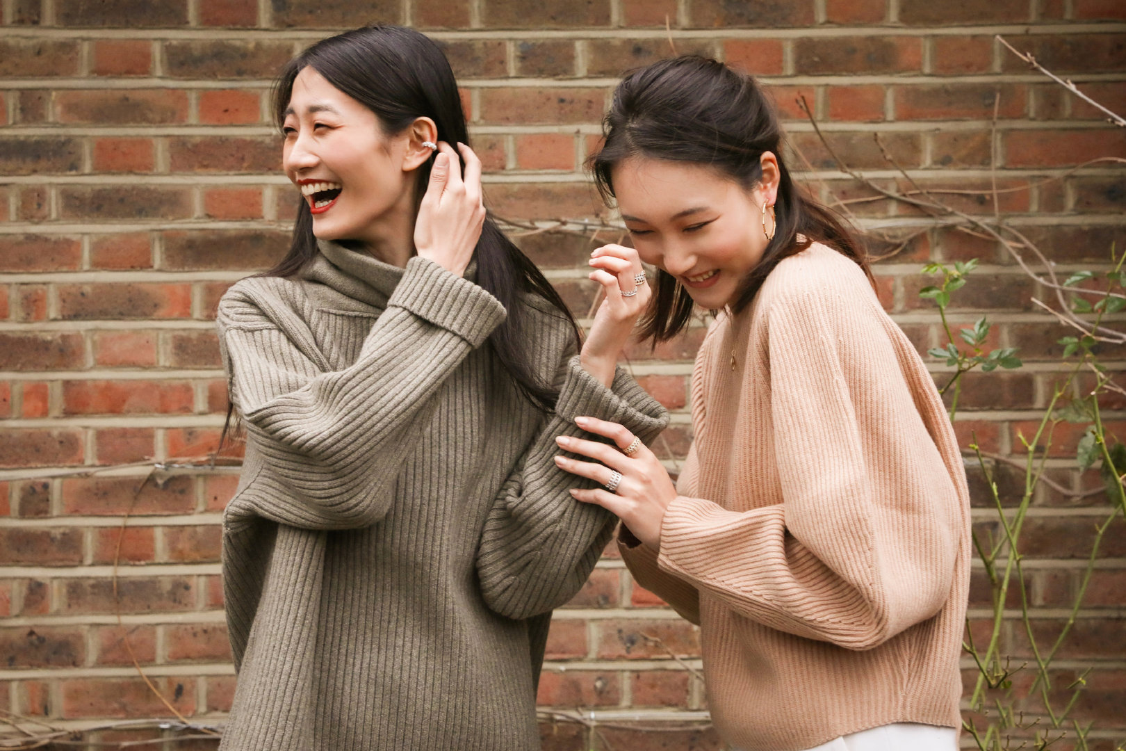 周大福这款冠冕戒指，售价34900元，是卖品牌卖珠宝还是卖文案？