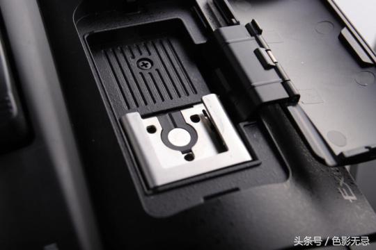 专业化的民用摄影机，索尼FDR-AX700评测