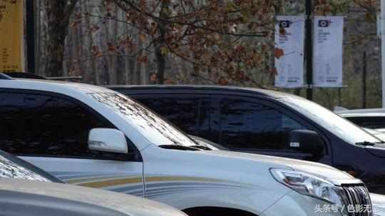 专业化的民用摄影机，索尼FDR-AX700评测