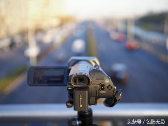 专业化的民用摄影机，索尼FDR-AX700评测