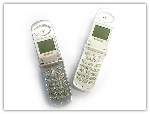 80、90后的回忆，00后可能没见过，这些手机你用过几款？