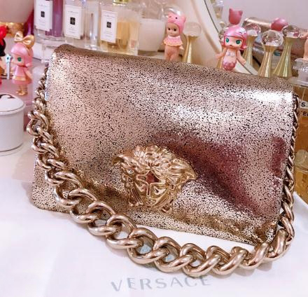 范思哲包包多少钱 专柜价格基本一万五起步