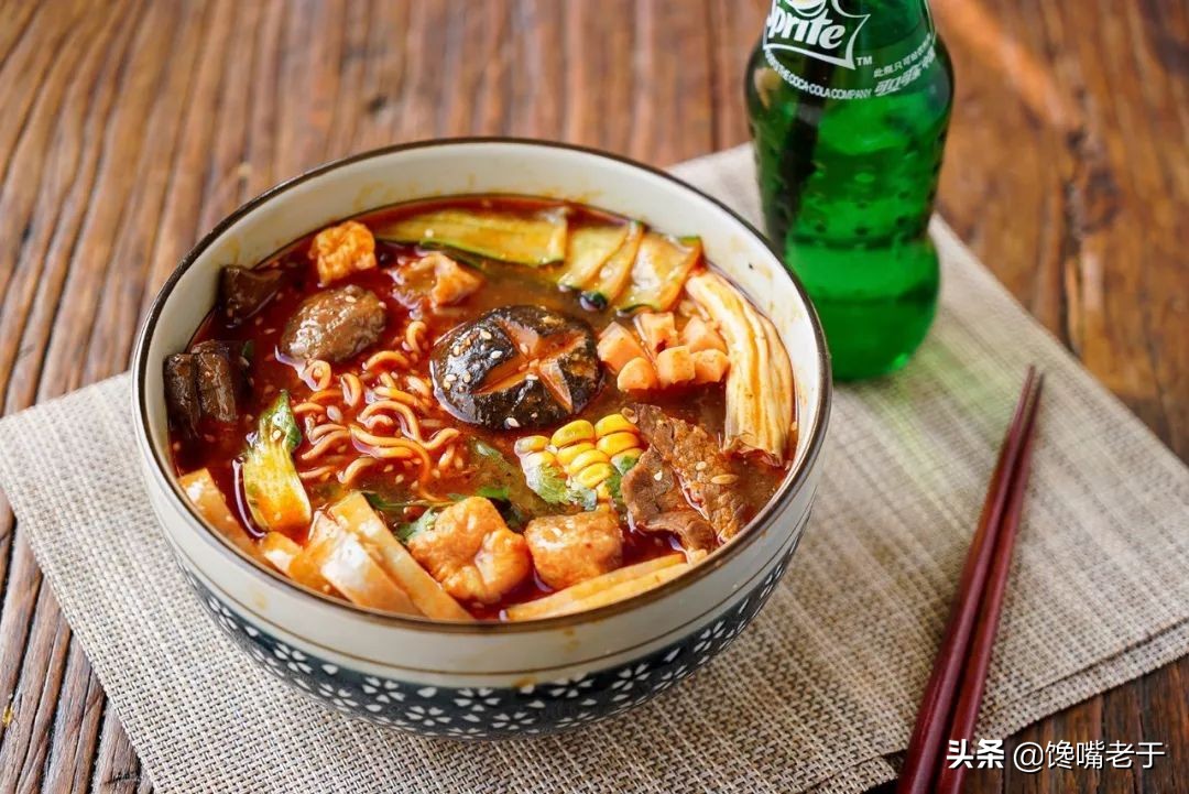 各地“麻辣烫”中，网评最好吃的前3名，看看你吃过几种？