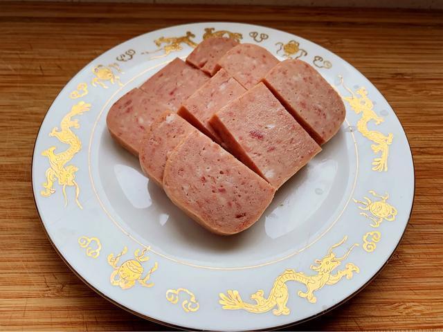 麻辣香锅在家做，有荤有素，麻辣鲜香，好吃还实惠