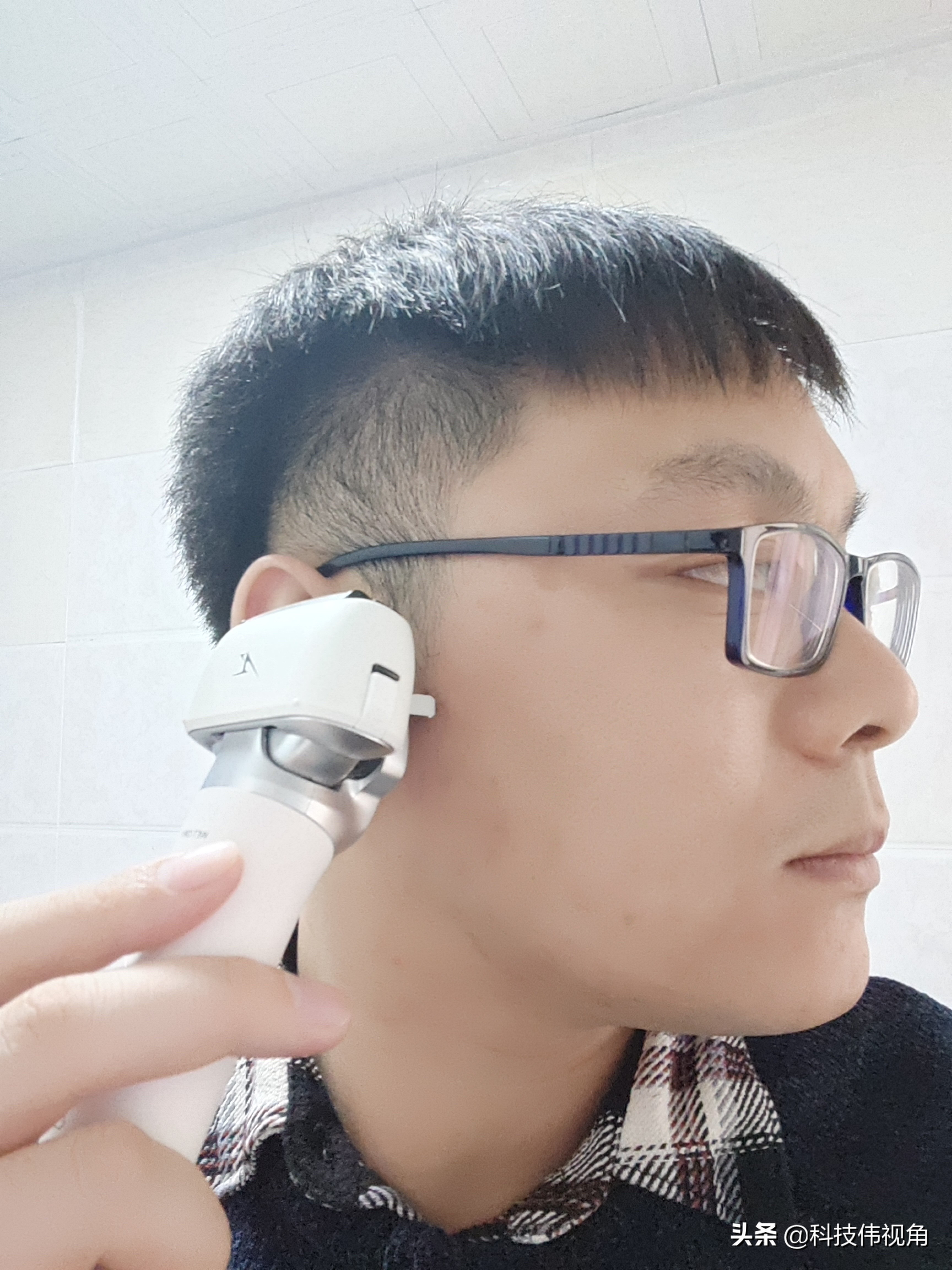 松下「小锤子」剃须刀评测：让你做回曾经那个精致的少年