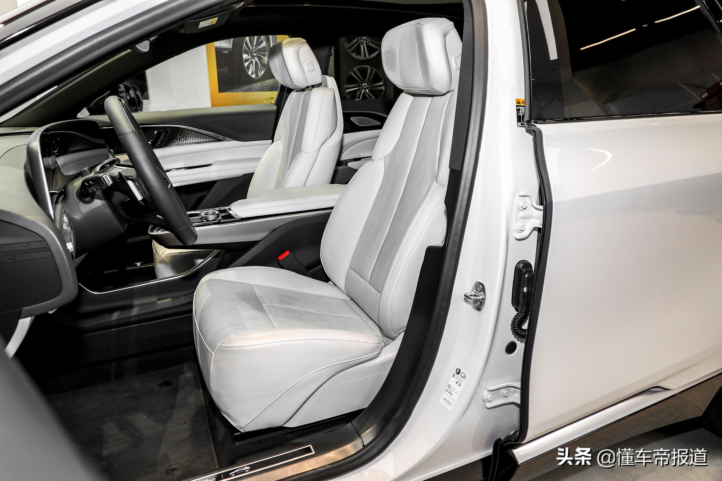 新车 | 预售43.97万元，凯迪拉克LYRIQ实车到店，今年交付