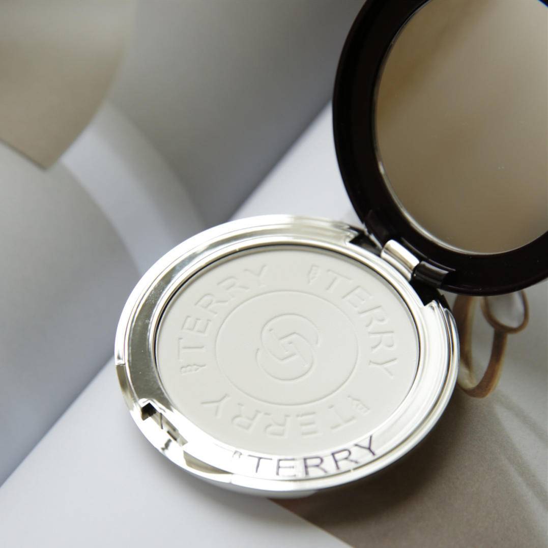 粉饼才是口罩的最佳拍档，今年夏天可以这么用