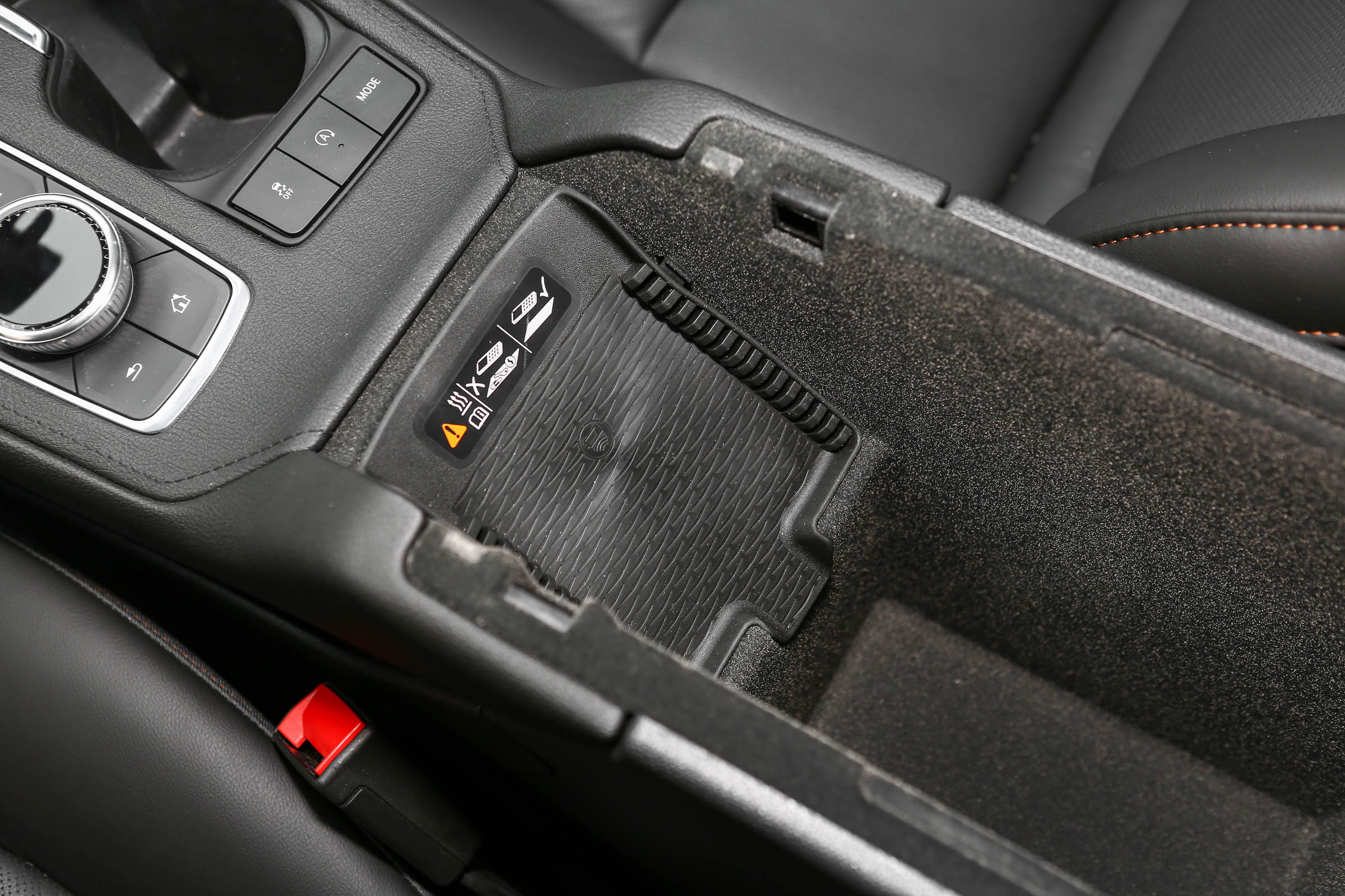 新车 | 售价26.17万-35.47万元，2022款凯迪拉克XT4上市，动力升级