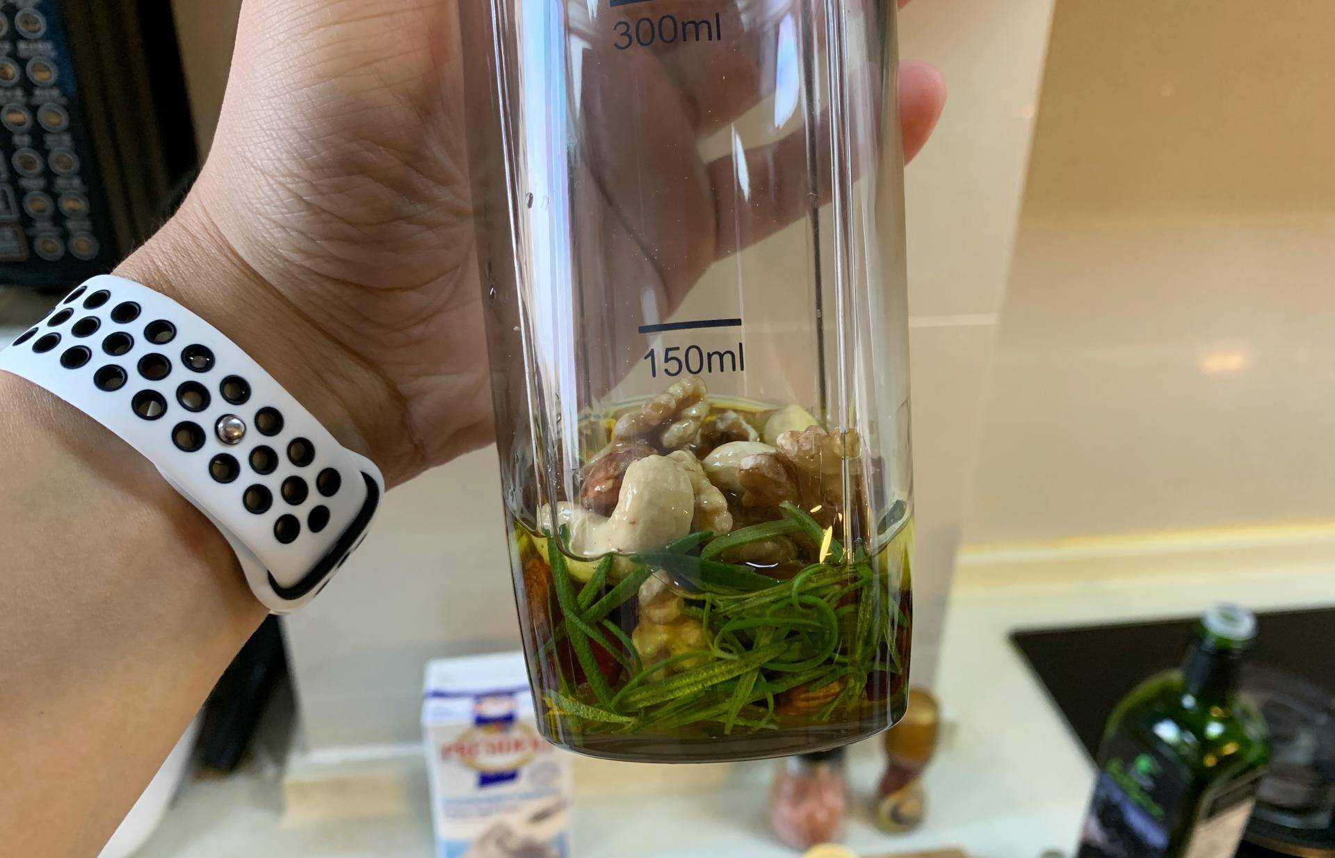 清凉初夏之饮品DIY，榨汁机vs榨汁杯，使用横评及心得分享