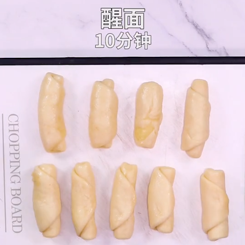 想吃烧饼不用买，在家就能做，层层分明，酥脆掉渣，成本不到5毛