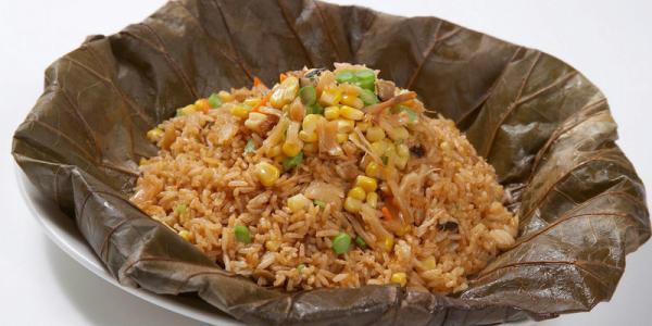 荷叶除了看还能吃？荷香四溢的荷叶饭，清香扑鼻味道好极了