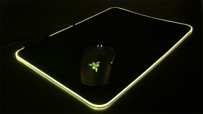 雷蛇重装甲虫幻彩版鼠标垫极速评测：RGB永不缺席