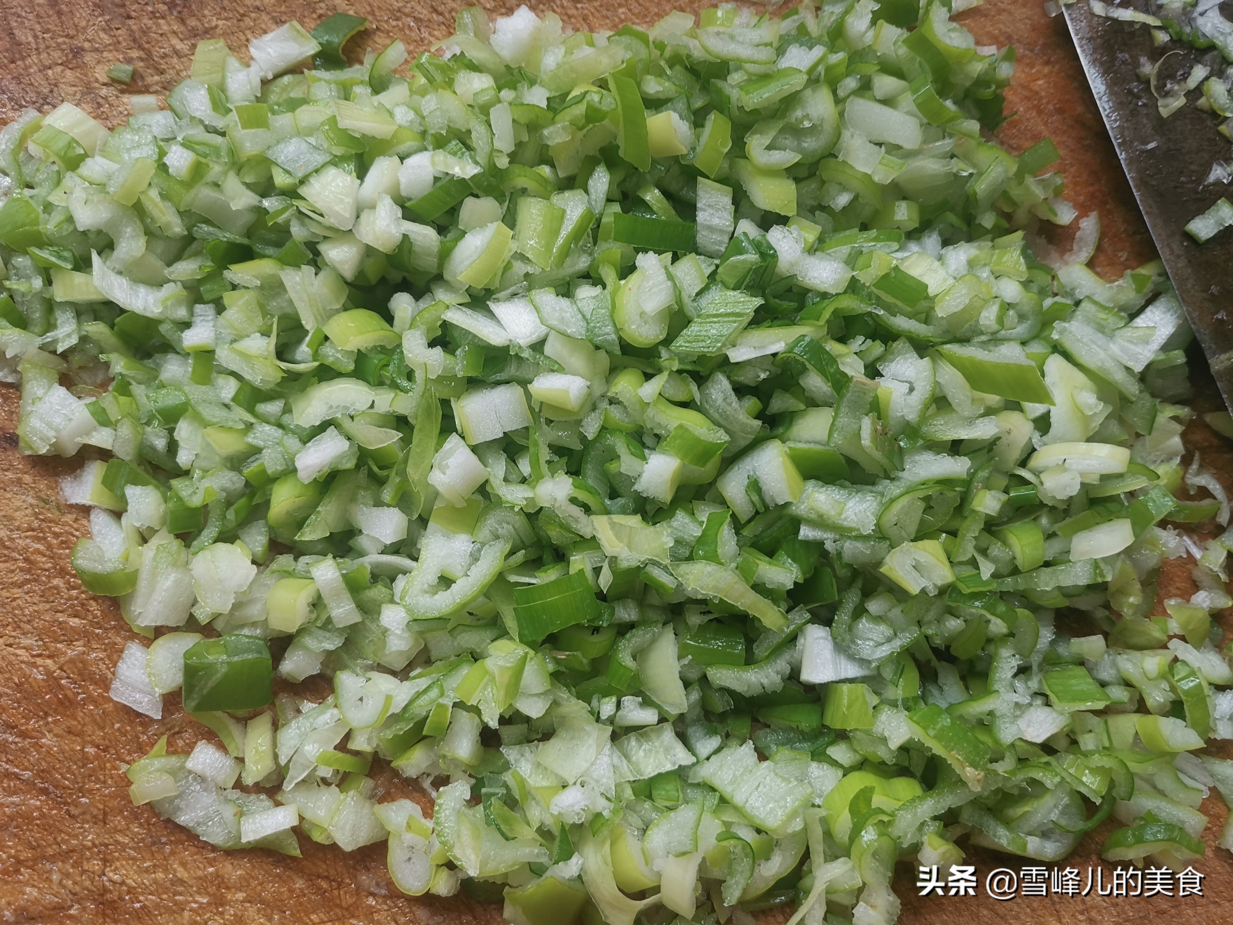 蒸包子不用那么麻烦，一次发酵就成功，暄软好吃不塌陷，真省事啊