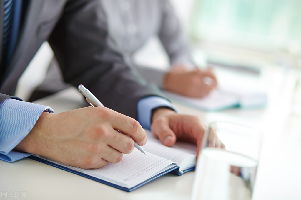 90后员工举报公司避税被开除，有人说这是双输，你怎么看？