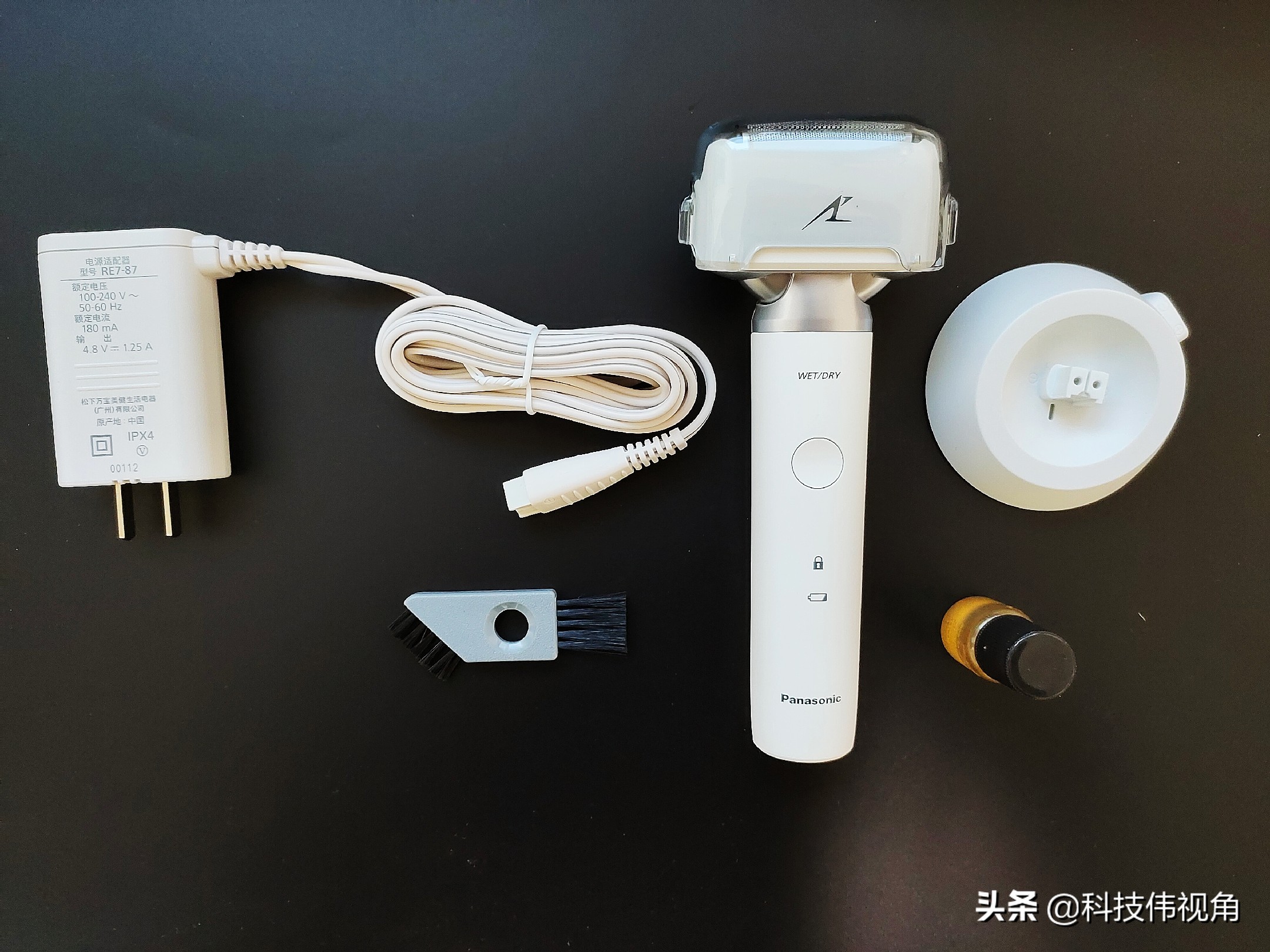 松下「小锤子」剃须刀评测：让你做回曾经那个精致的少年