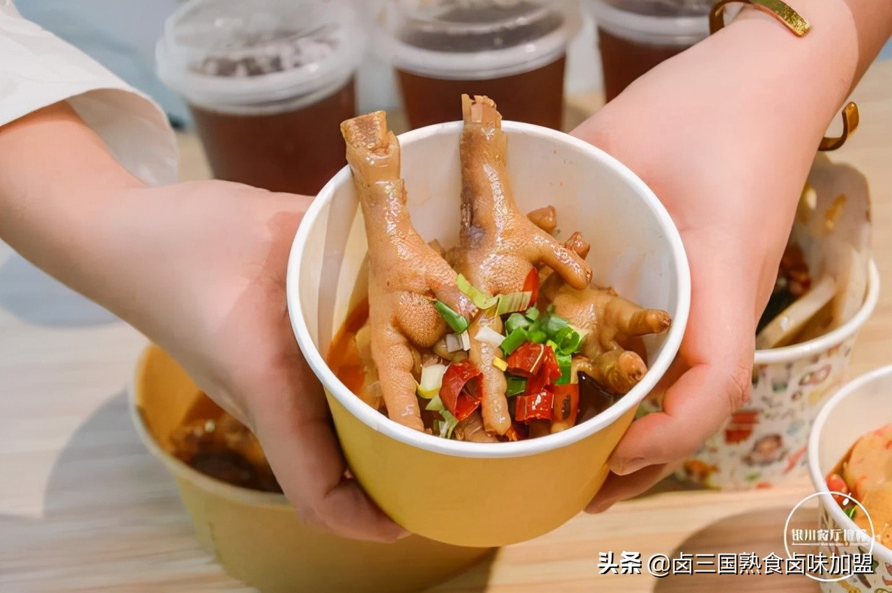 在加盟开拌卤店需要创业者多少费用呢？