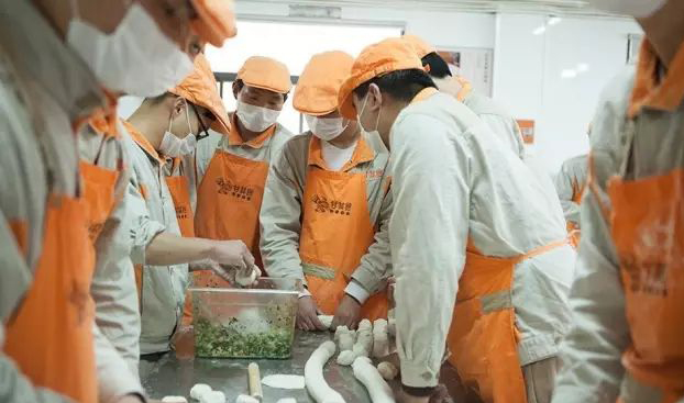 你去排队买过包子吗？来看看“甘其食”包子的发展历程