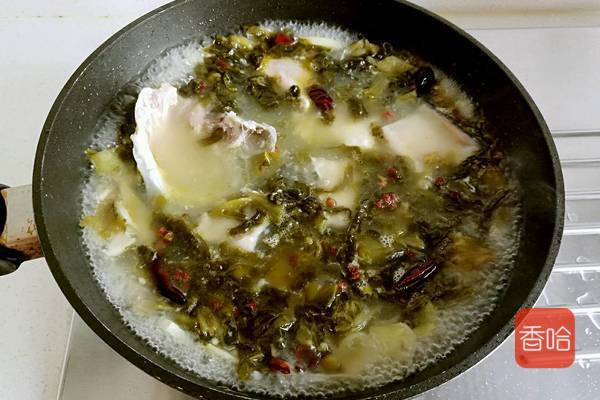 教你在家做酸菜鱼，酸菜开胃，鱼肉嫩滑，跟饭店做的一样好吃