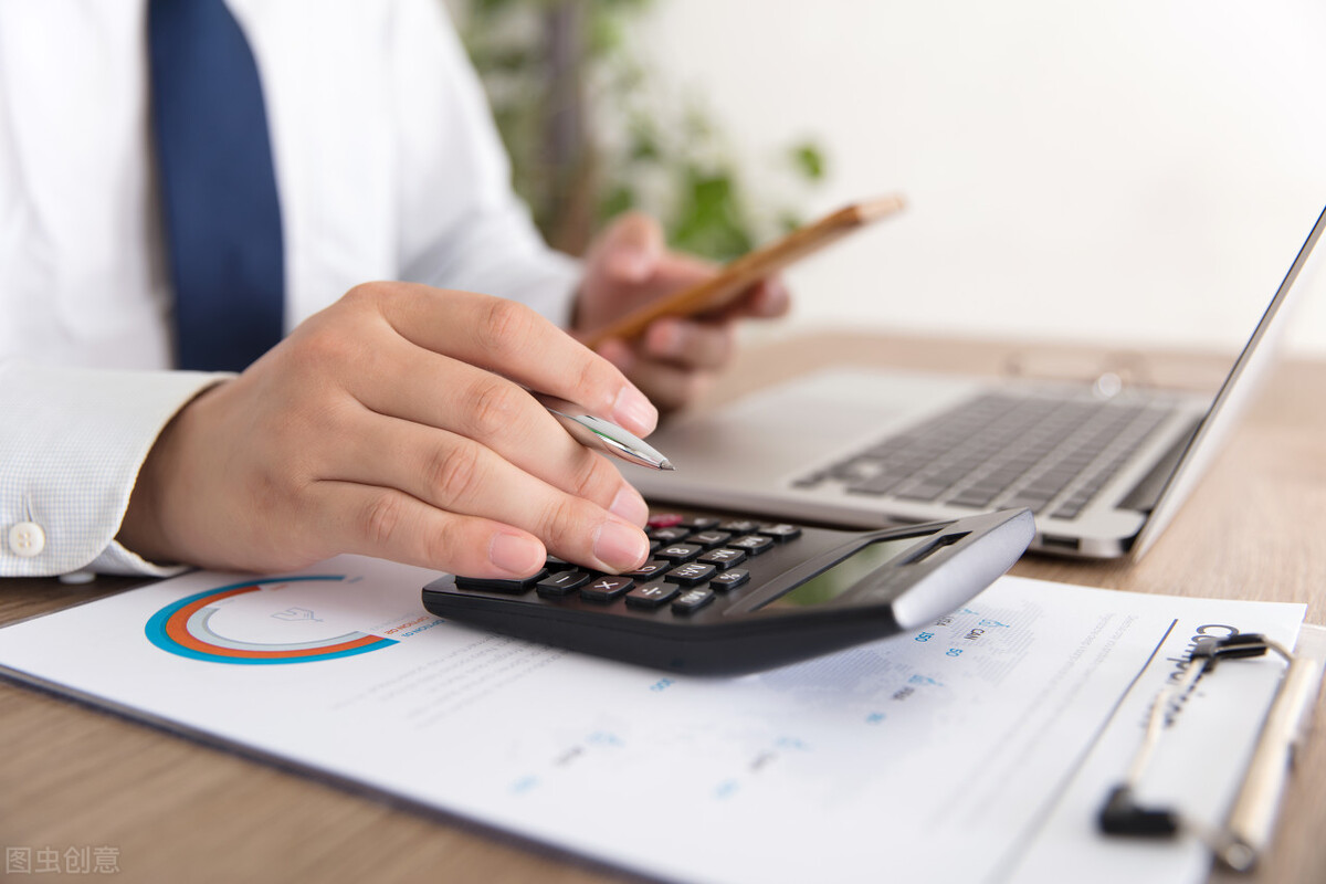 90后员工举报公司避税被开除，有人说这是双输，你怎么看？