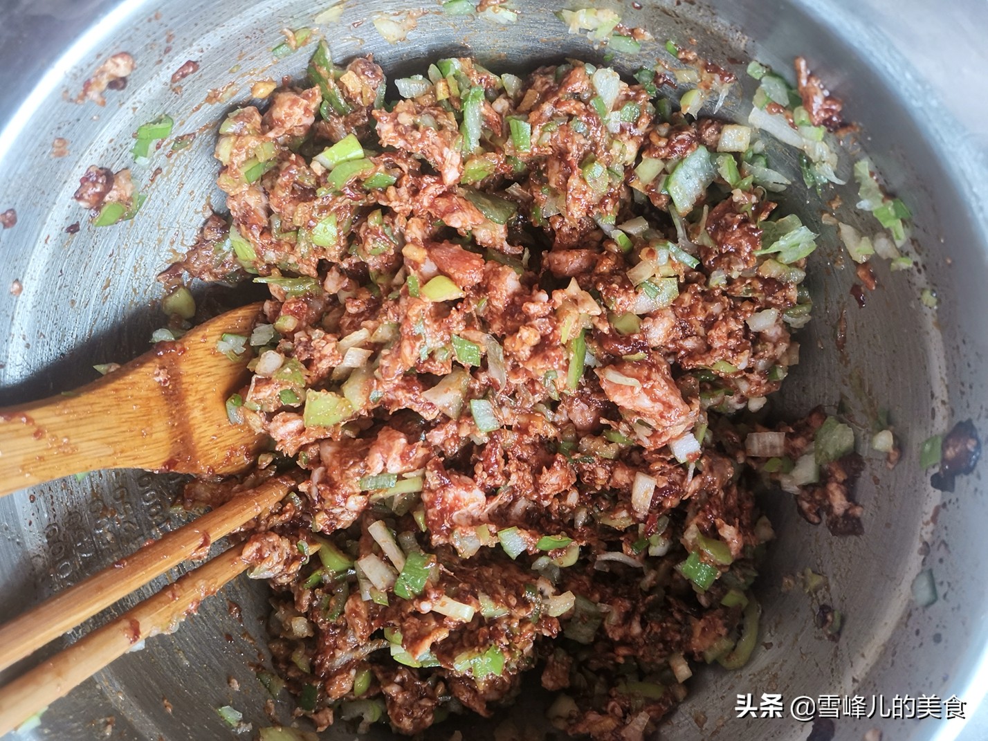 蒸包子不用那么麻烦，一次发酵就成功，暄软好吃不塌陷，真省事啊