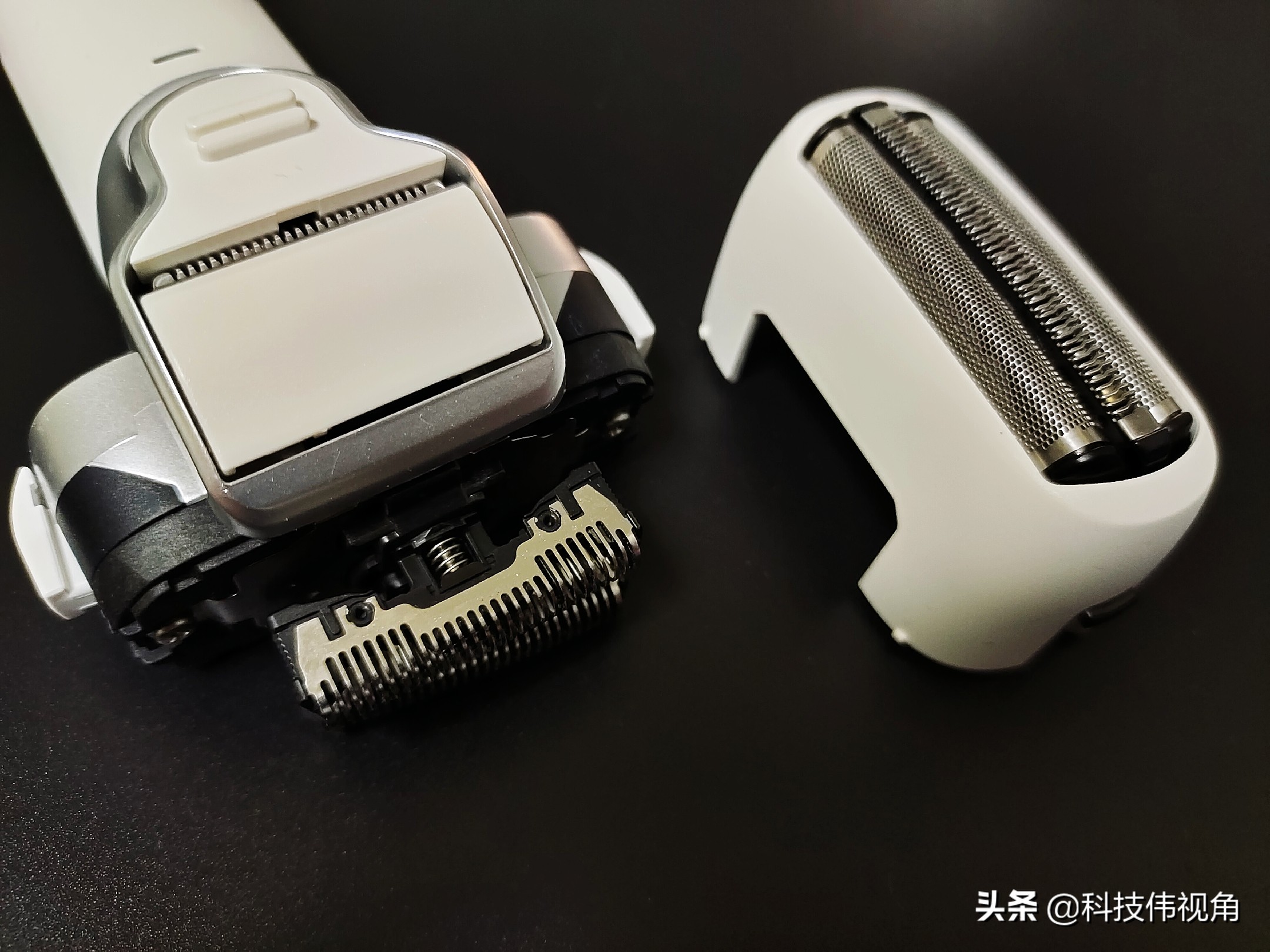 松下「小锤子」剃须刀评测：让你做回曾经那个精致的少年