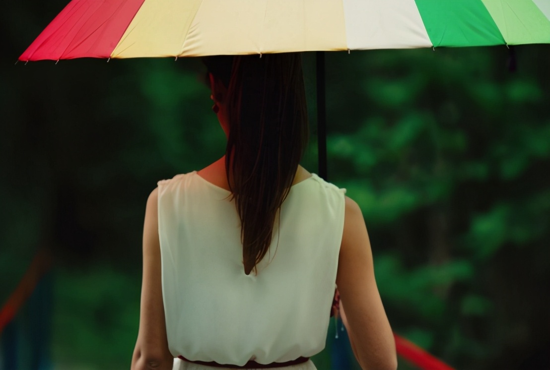 王斌章：天堂伞创始人，生意全靠“老天爷”，一年赚了24亿