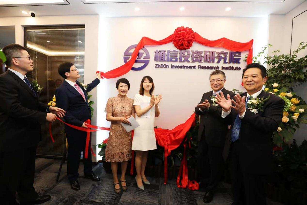 帮中国有钱人管钱的人，搞起“专精特新”