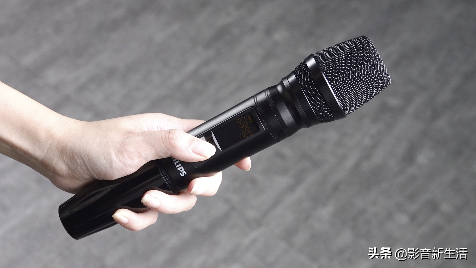 “唱听赏三位一体”飞利浦 B5856 回音壁拓展过年全新家庭娱乐方式