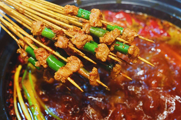 串串香也能在家做着吃？关键在于汤底，客官数签签来教你做