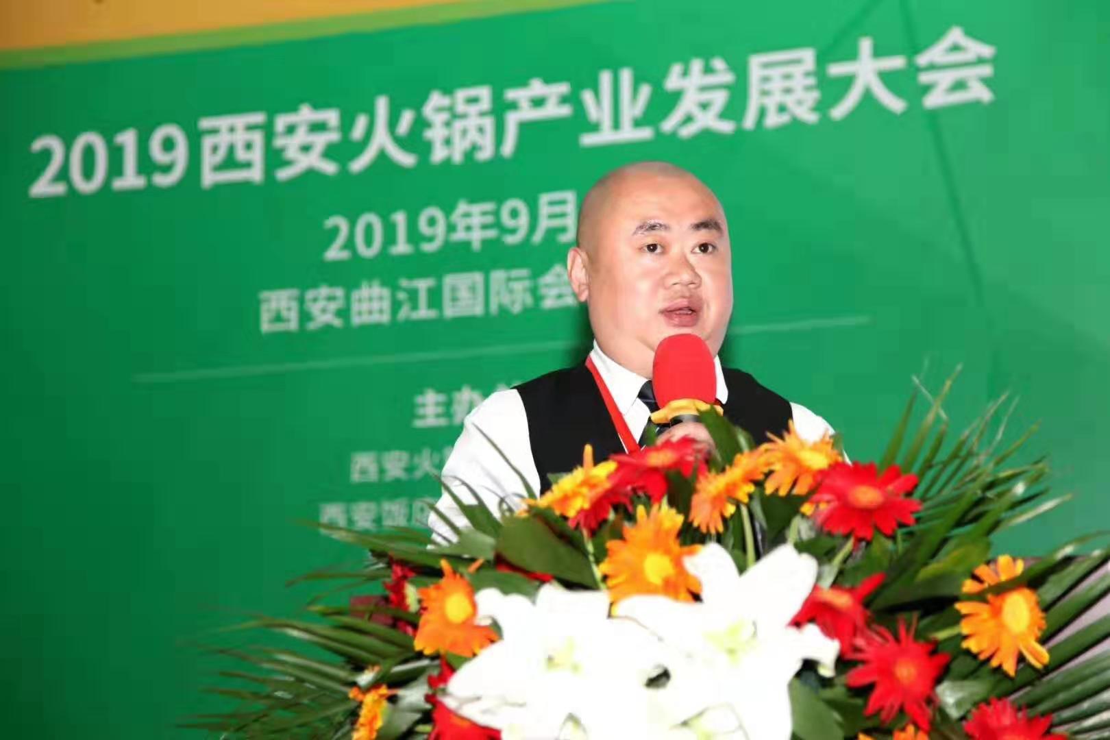 光头串烧周密：跨国加盟店铺管理促品牌成长，勤学习促品牌增值