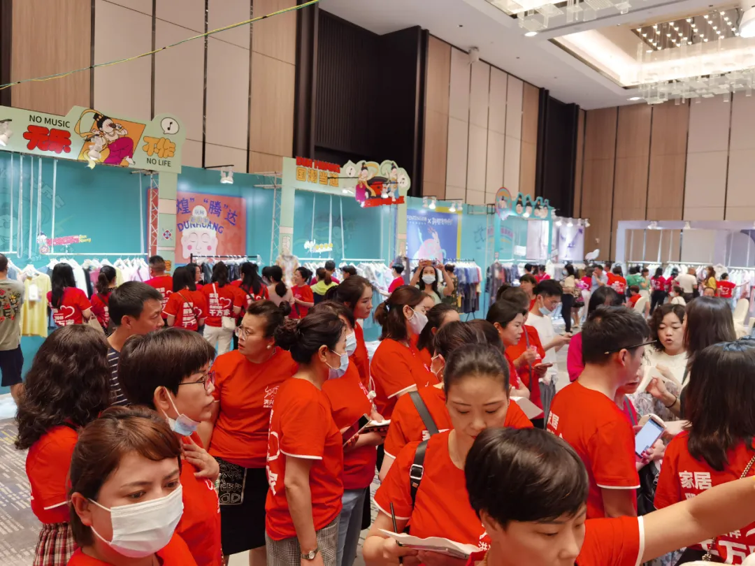 芬腾2022年春夏全国巡回新品发布会重庆站订单创新高，完美收官