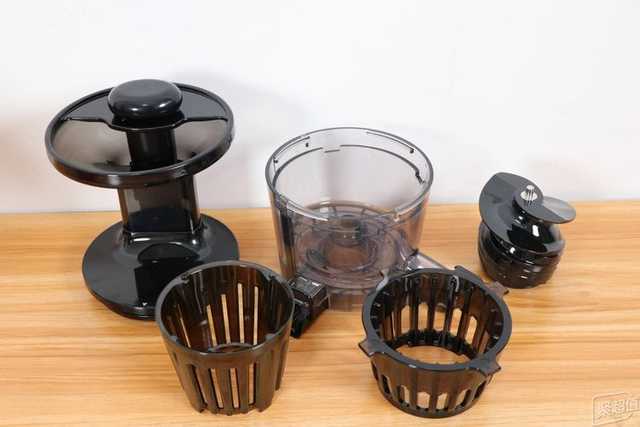 惠人H100s进口原汁机体验测评：果蔬就要榨汁喝才会更营养！