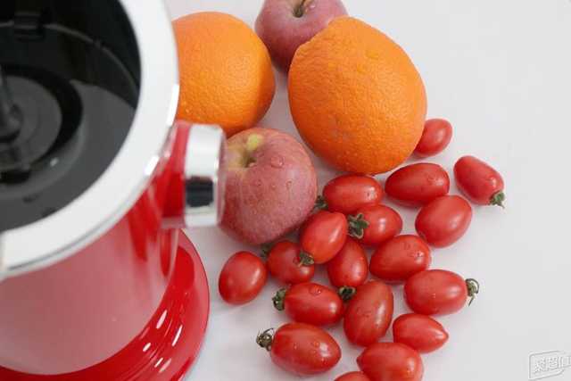 惠人H100s进口原汁机体验测评：果蔬就要榨汁喝才会更营养！