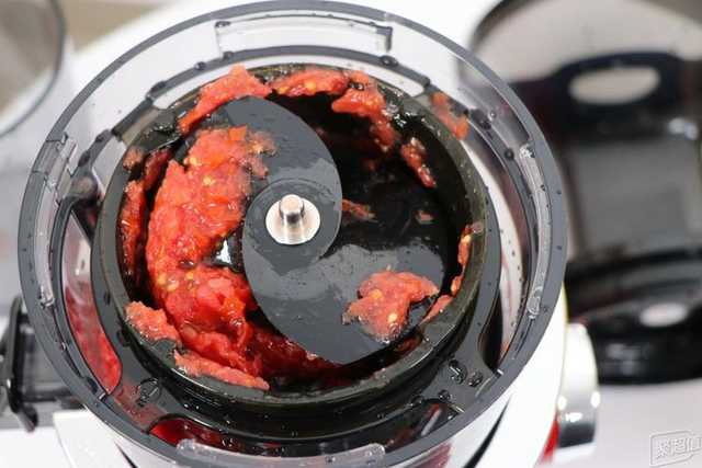 惠人H100s进口原汁机体验测评：果蔬就要榨汁喝才会更营养！