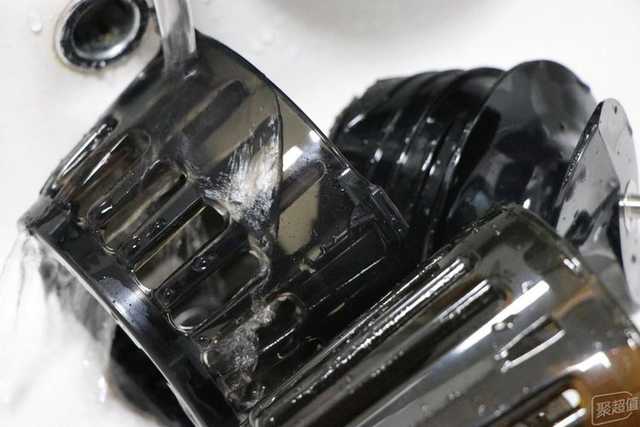 惠人H100s进口原汁机体验测评：果蔬就要榨汁喝才会更营养！