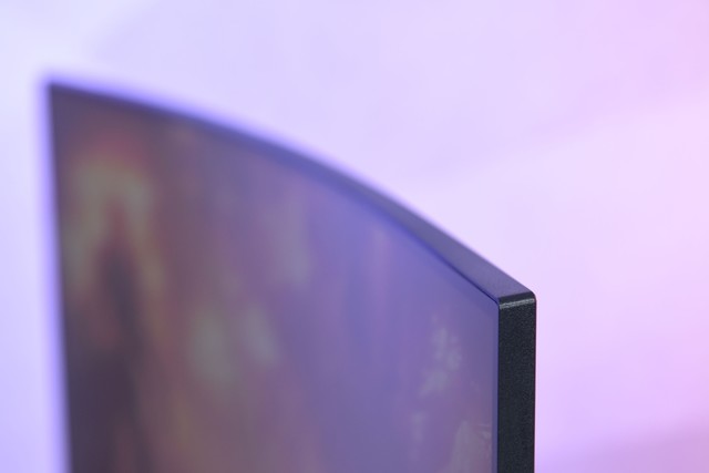 大屏也能240Hz?易美逊P329GZC电竞显示器评测