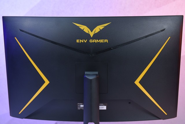 大屏也能240Hz?易美逊P329GZC电竞显示器评测