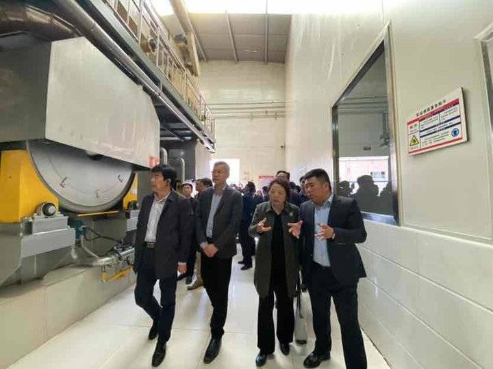 行业大佬纷纷点赞，喜燕花生油有啥魅力？