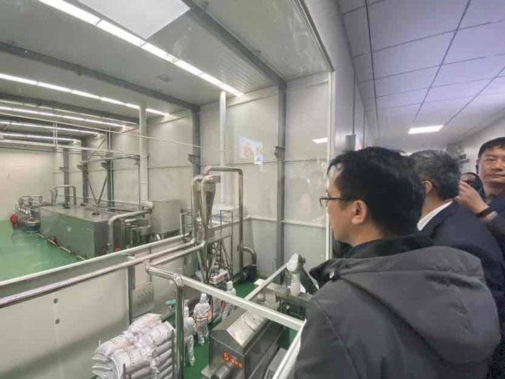 行业大佬纷纷点赞，喜燕花生油有啥魅力？