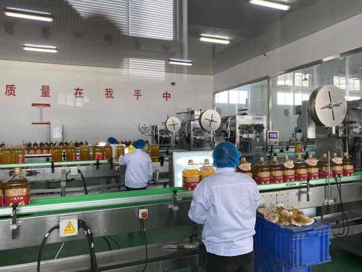 行业大佬纷纷点赞，喜燕花生油有啥魅力？