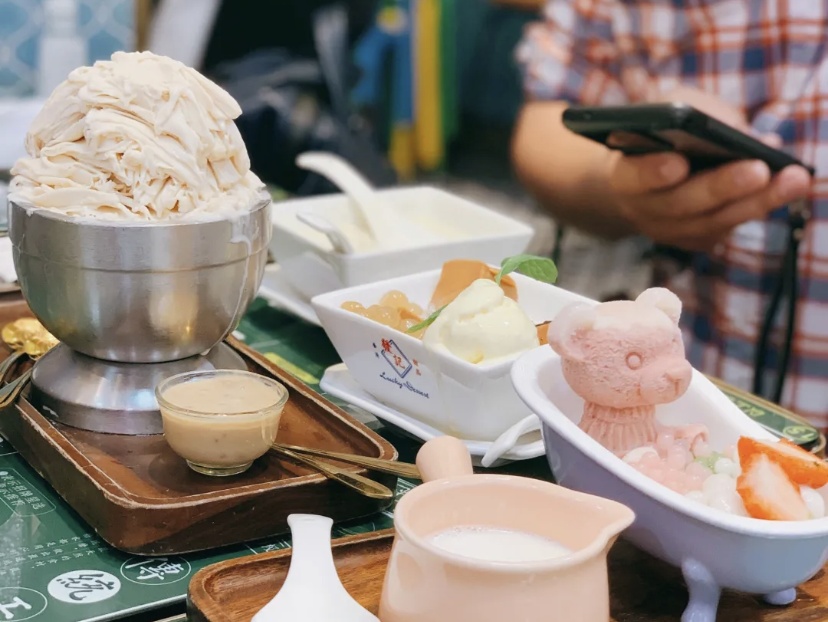 不冰爽怎么行！老字号、网红店齐放大招，带你甜蜜吃冰度夏