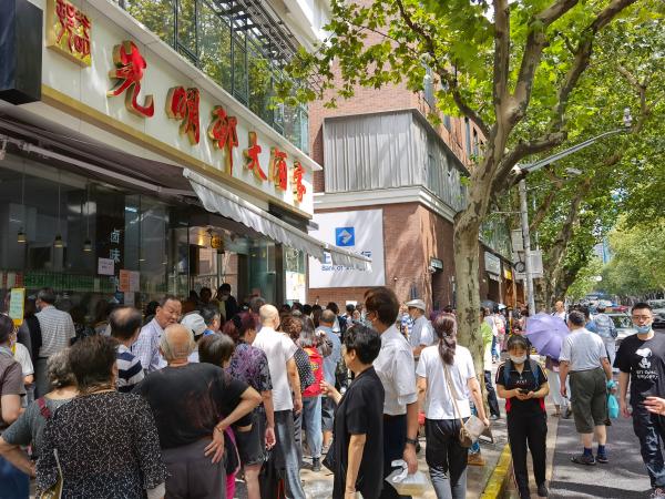 上海老字号鲜肉月饼一天卖出10万只，但其他点心为何没有变成“网红”？