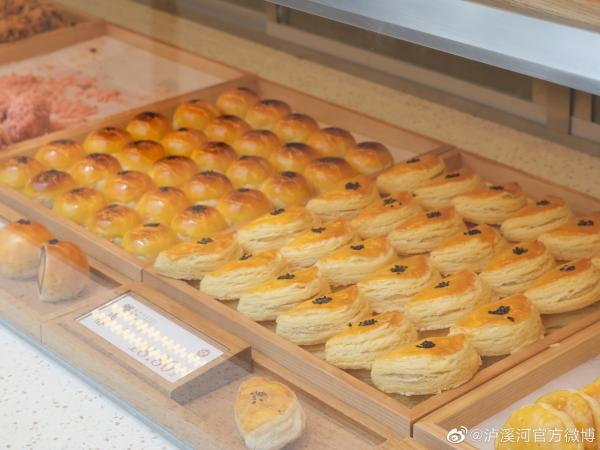 上海老字号鲜肉月饼一天卖出10万只，但其他点心为何没有变成“网红”？