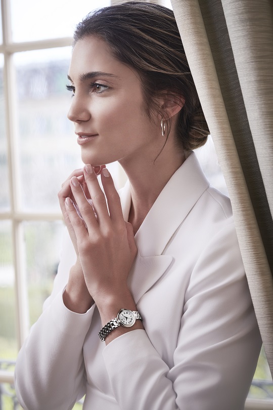 天梭小美人系列石英款腕表，与都市女性一起闪耀发光