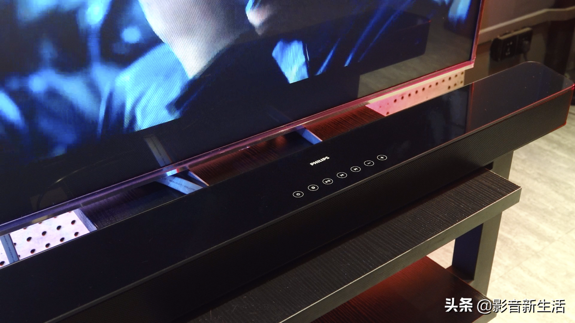 “唱听赏三位一体”飞利浦 B5856 回音壁拓展过年全新家庭娱乐方式