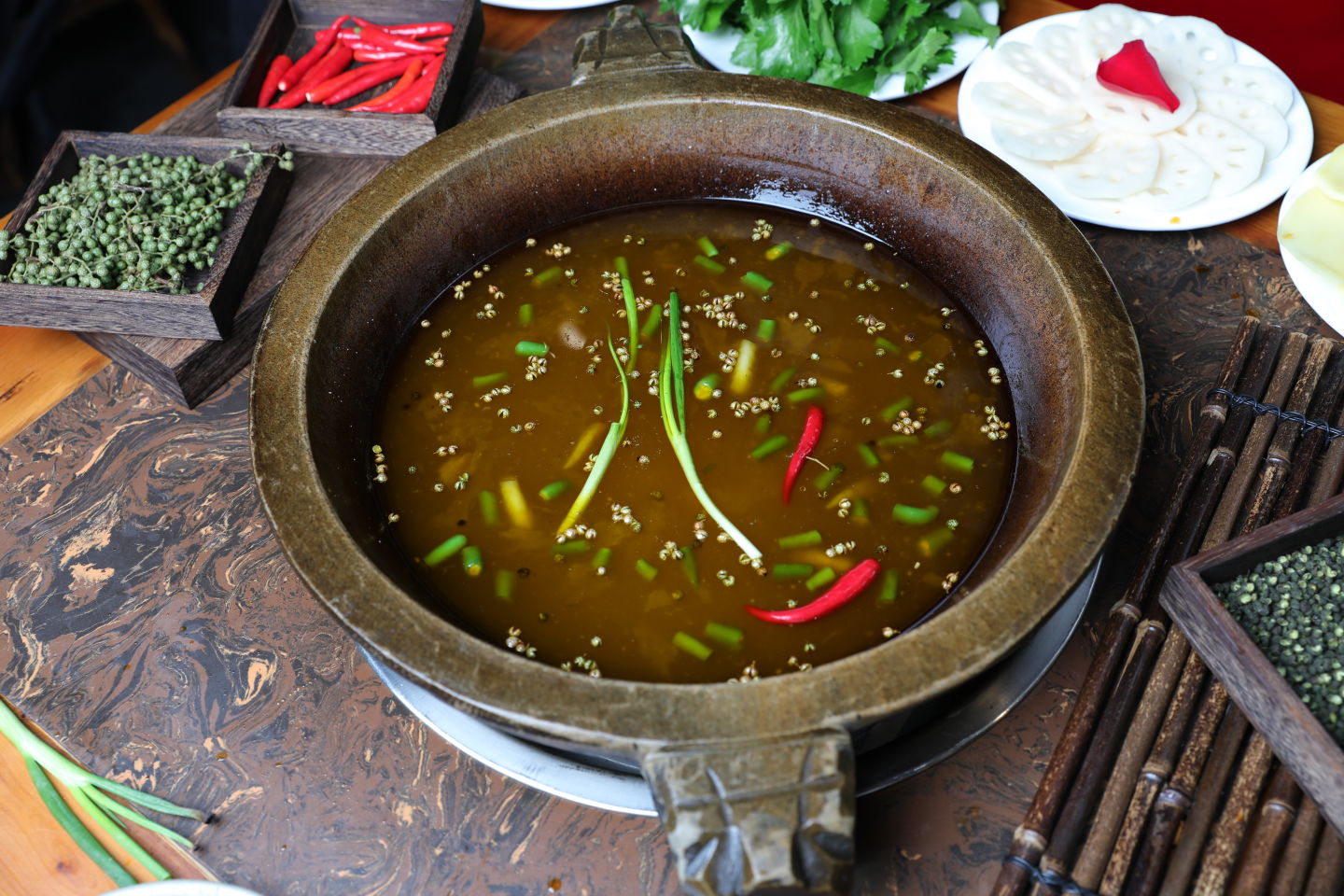 火锅加盟前景怎么样？火锅加盟详细步骤