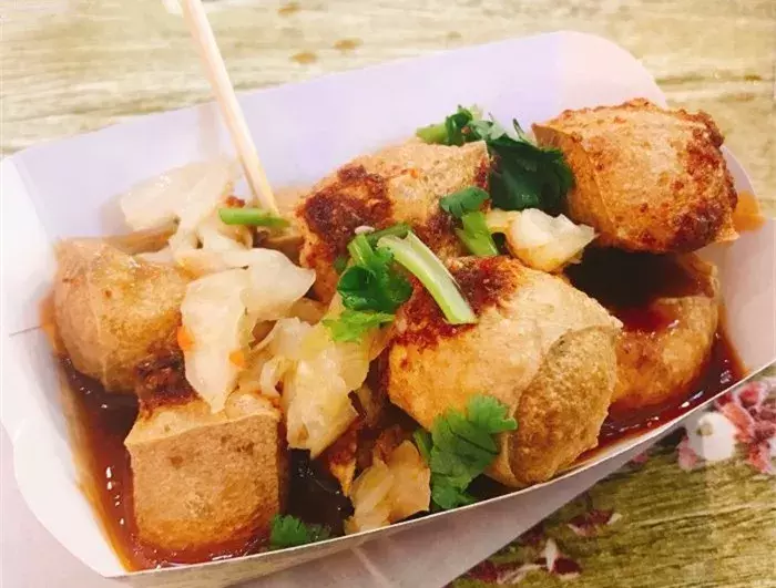 重庆这条街藏着各地特色美食，去了就不想走！