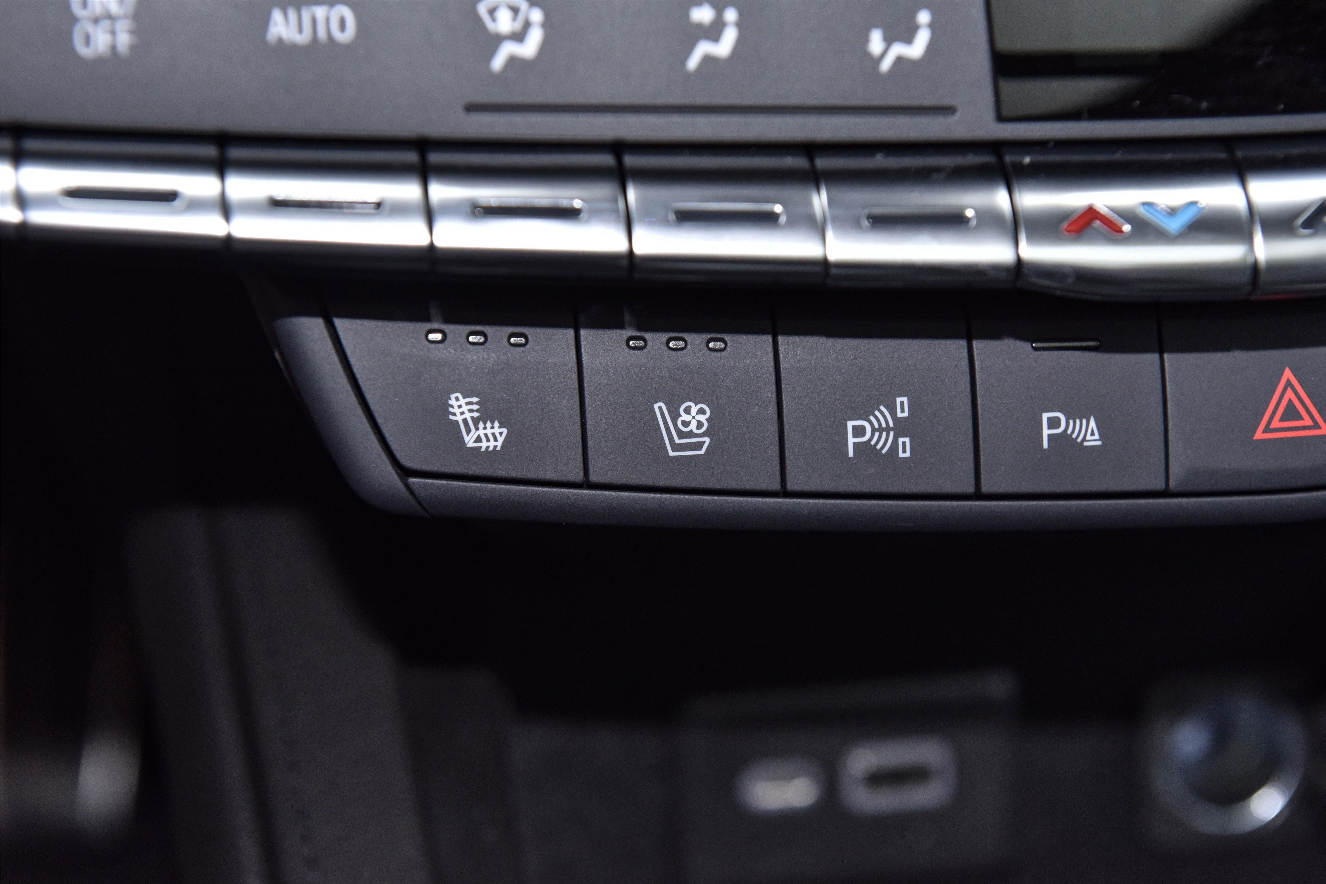 新车 | 售价26.17万-35.47万元，2022款凯迪拉克XT4上市，动力升级