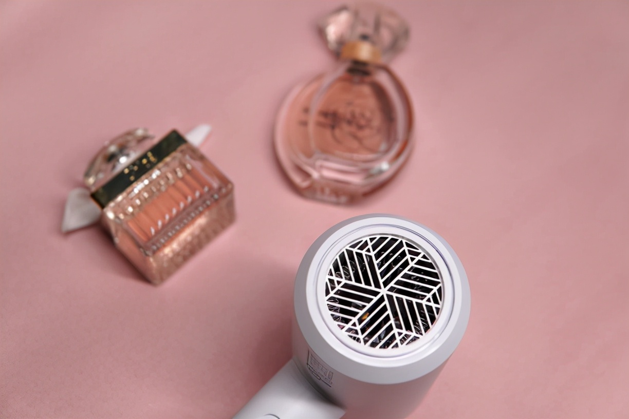 小巧可爱风儿柔，让孩子更能接受的飞科 FLYCO 电吹风机上手评测