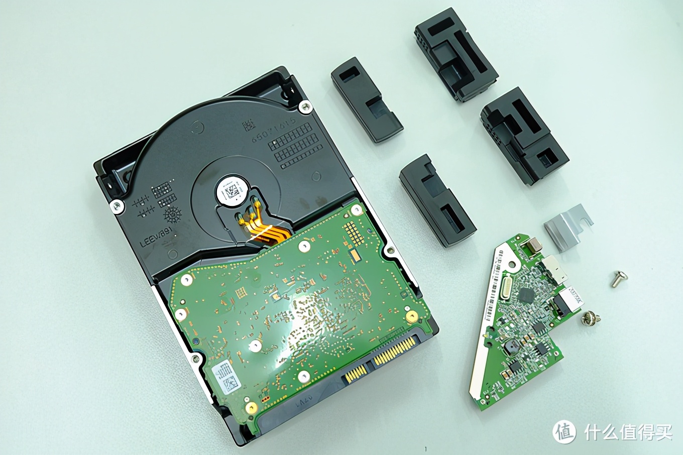 西部数据14TB移动硬盘晒单及拆解分析硬盘的磁记录方法